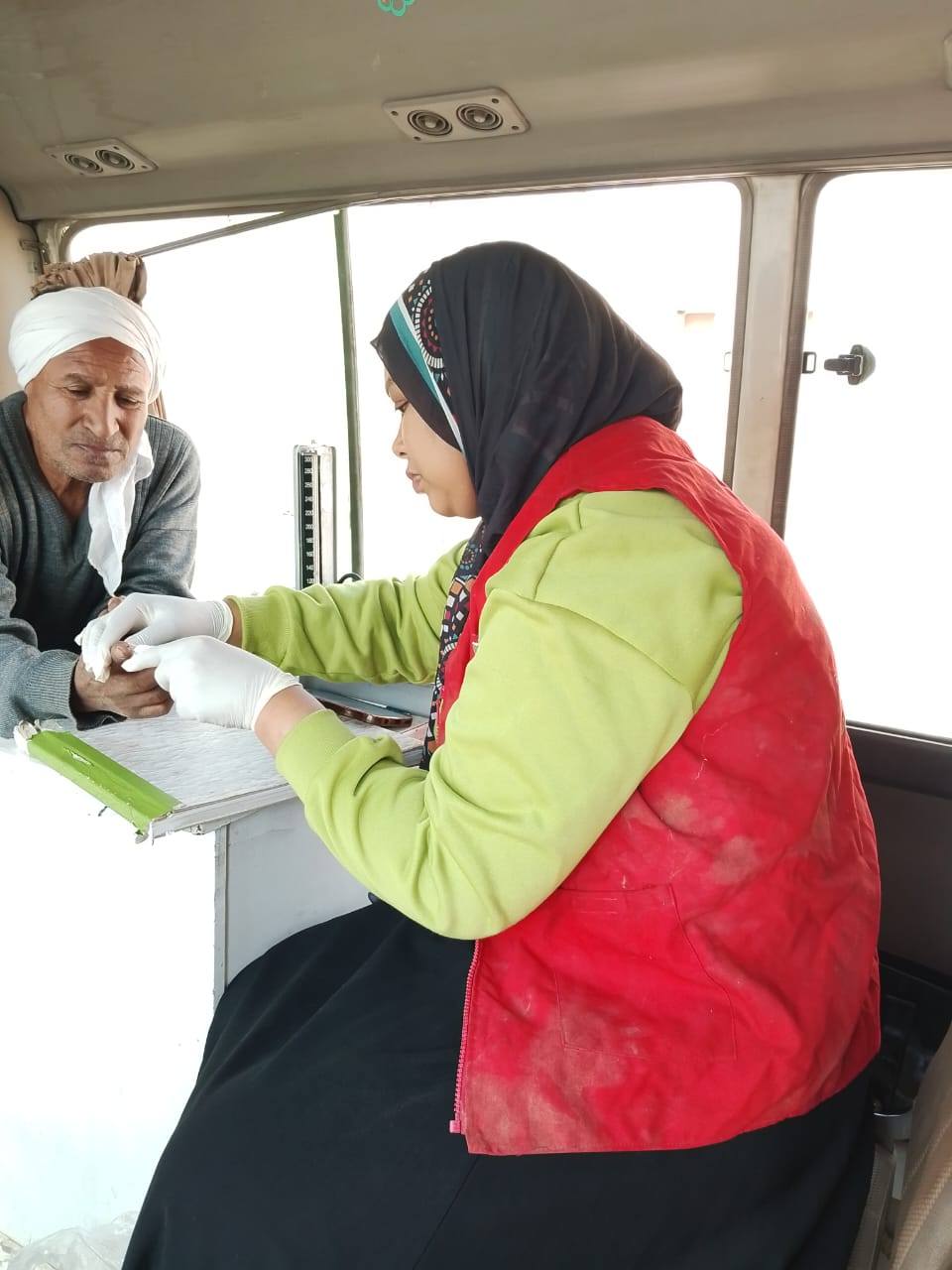 خطة التأمين الطبي لإحتفالات عيد الميلاد المجيد بفرق أمام الكنائس