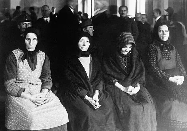 محاكمة النساء في المجر محاكمة النساء في المجر