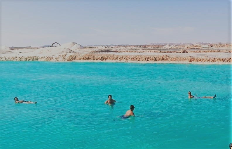 السباحة في بحيرات الملح - سيوة السباحة في بحيرات الملح - سيوة