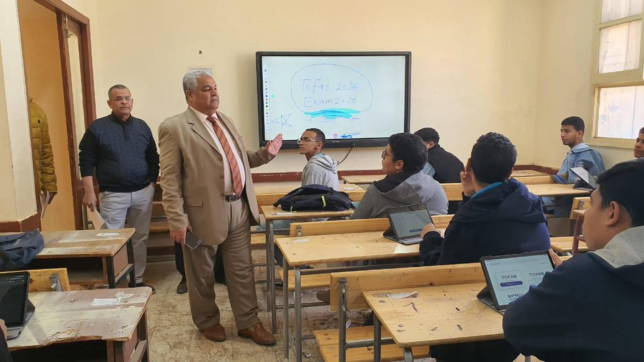 تعليم الأقصر تعقد أول امتحان لمادة البرمجة والذكاء الاصطناعي