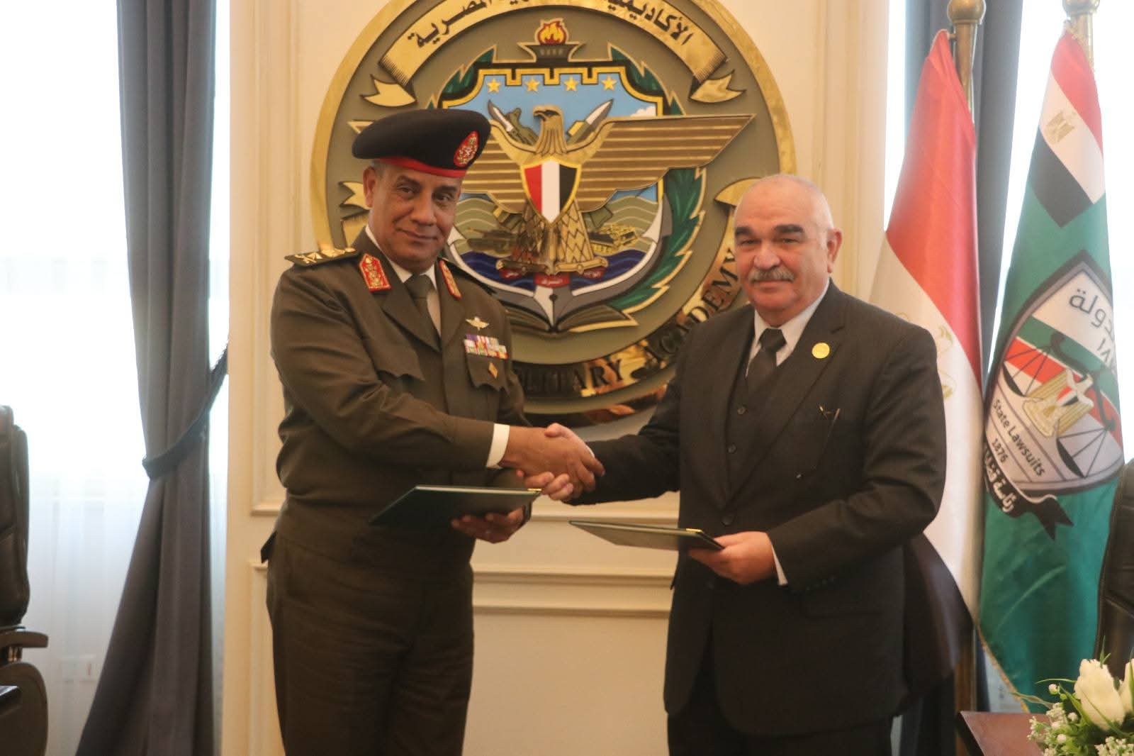 جانب من توقيع الاتفاقية (3)