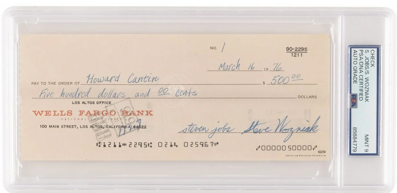 أول شيك أصدرته شركة آبل