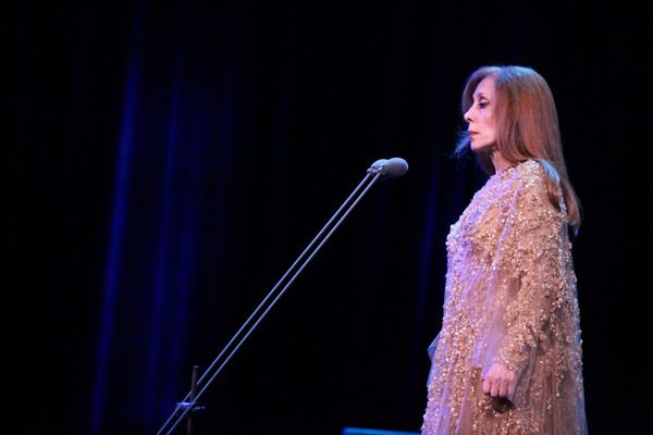 فيروز فيروز