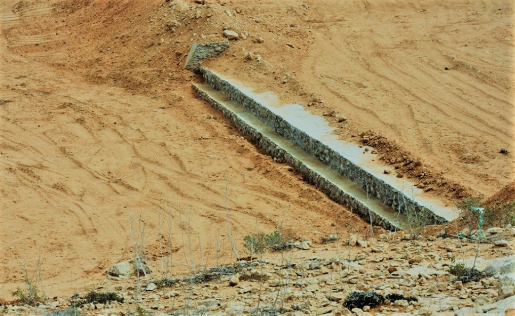 انشاء سدود لتنمية الوديان