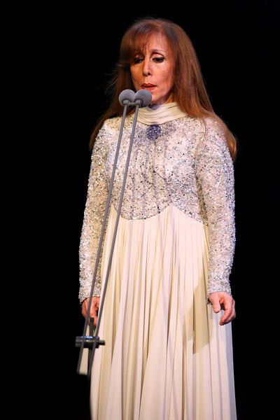 فيروز فيروز