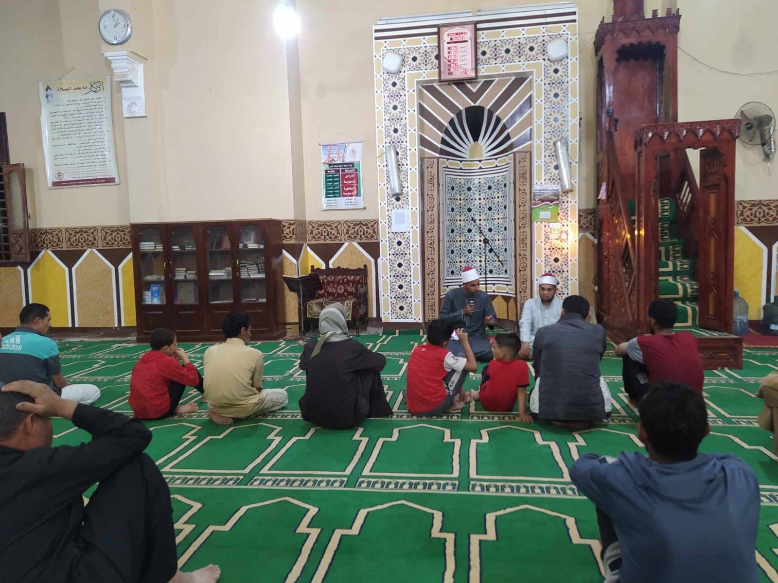 ندوات توعويه مكثفه 