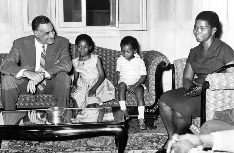 زوجة لومومبا وأطفاله فى ضيافة الزعيم جمال عبد الناصر