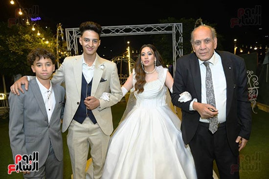 منير-مكرم-يحتفل-بزفاف-ابنته