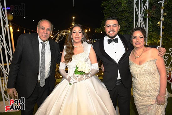 الفنان-منير-مكرم-يحتفل-بزفاف-ابنته