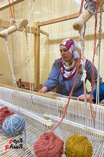 هناء سيد تصنع كليم يدوي