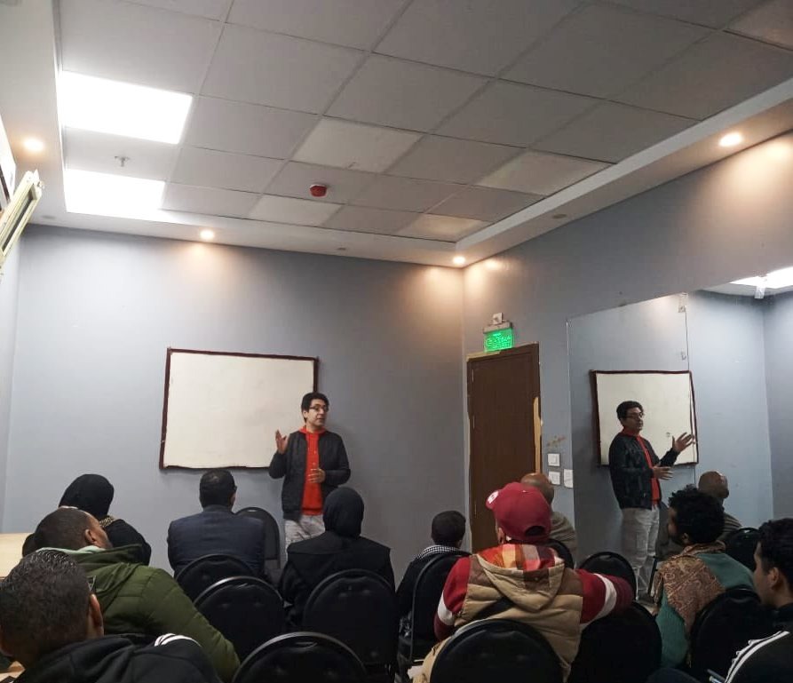 جانب من الورش جانب من الورش