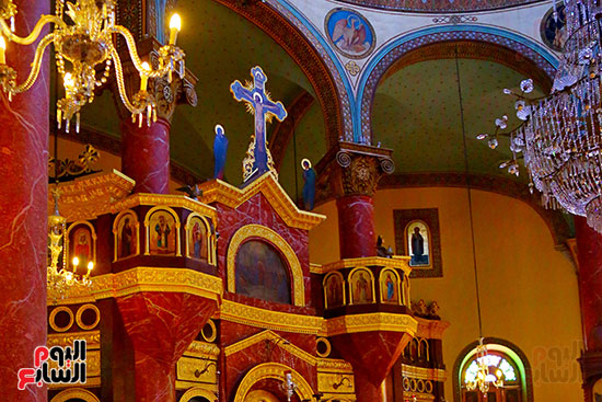 الكنيسة مقصد للزائرين والسائحين من مختلف دول العالم