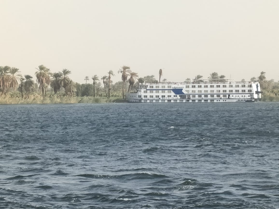 متابعة حركة المراكب النيلية جنوباً لخدمة السائحين بنيل إسنا