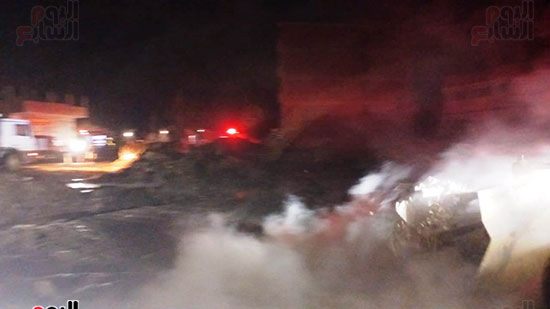 السيطرة على حريق مخزن المواسير البلاستيك (11)