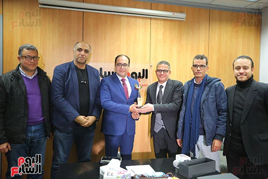 رئيس التحرير يكرم شريف سعيد رئيس التحرير يكرم شريف سعيد