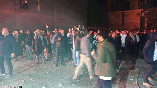 السيطرة على حريق مخزن المواسير البلاستيك (2)