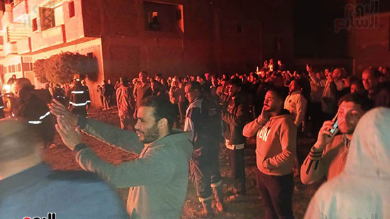 السيطرة على حريق مخزن المواسير البلاستيك (6)