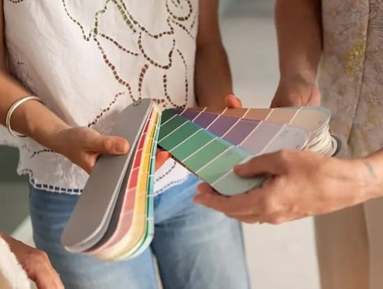 ألوان متعددة