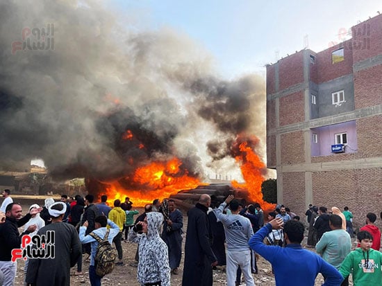 حريق مخزن مواسير (6)