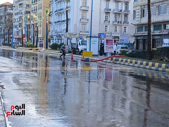 امطار-غزيرة--اول-ايام-نوة-الفيضة-الكبري-بالإسكندرية