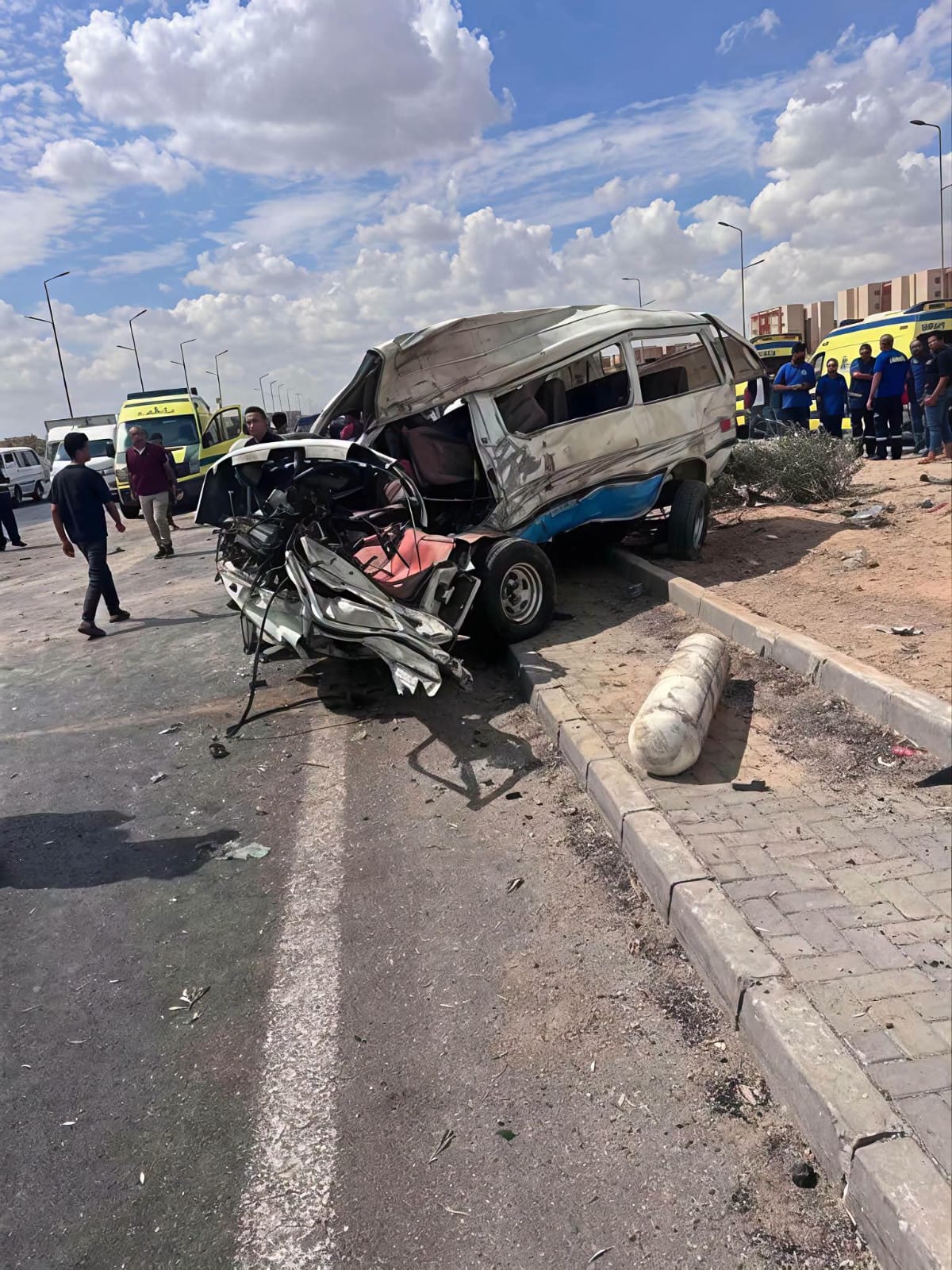 آثار حادث الطريق الأوسطى