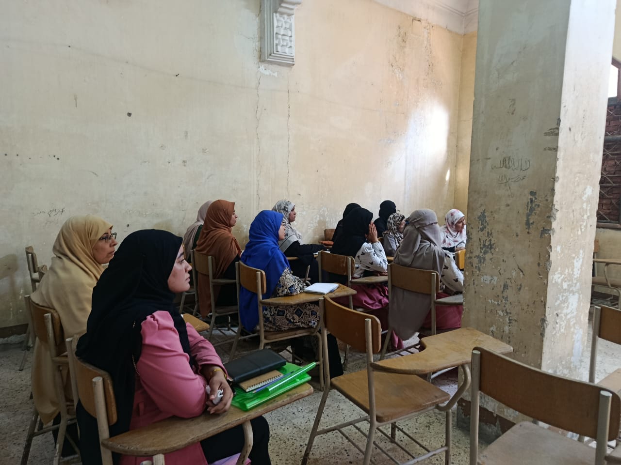طلاب الفرقة الأولى بالمركز