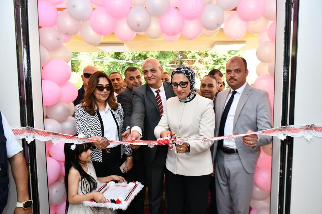 وزيرة التنمية المحلية ومحافظ الوادي الجديد تفتتحان المركز التكنولوجى بديوان عام المحافظة