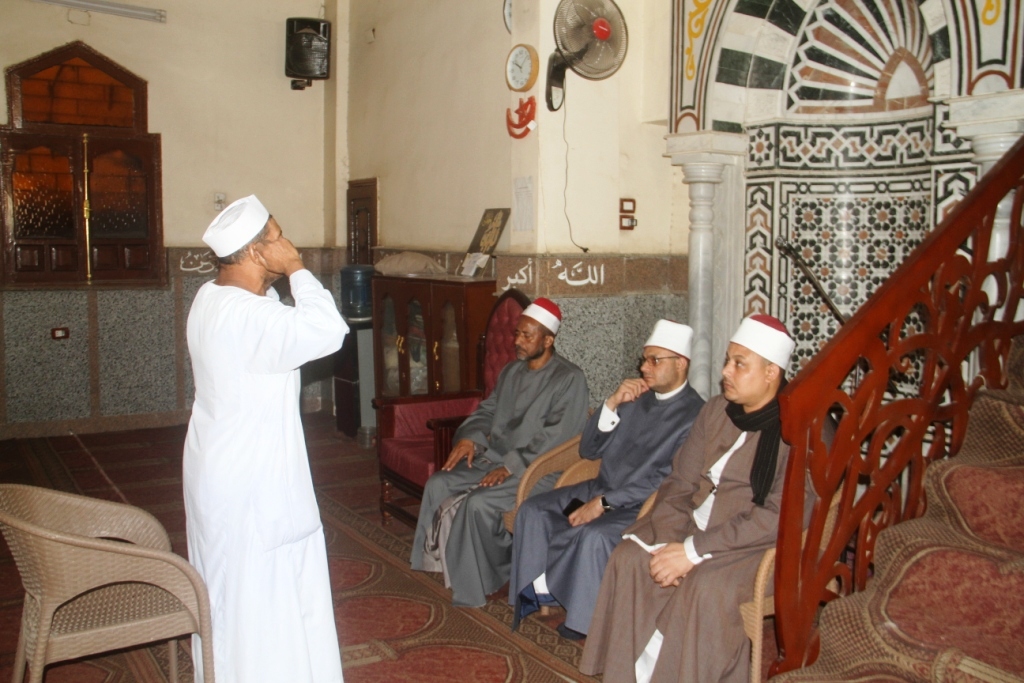 الاستماع للآذان