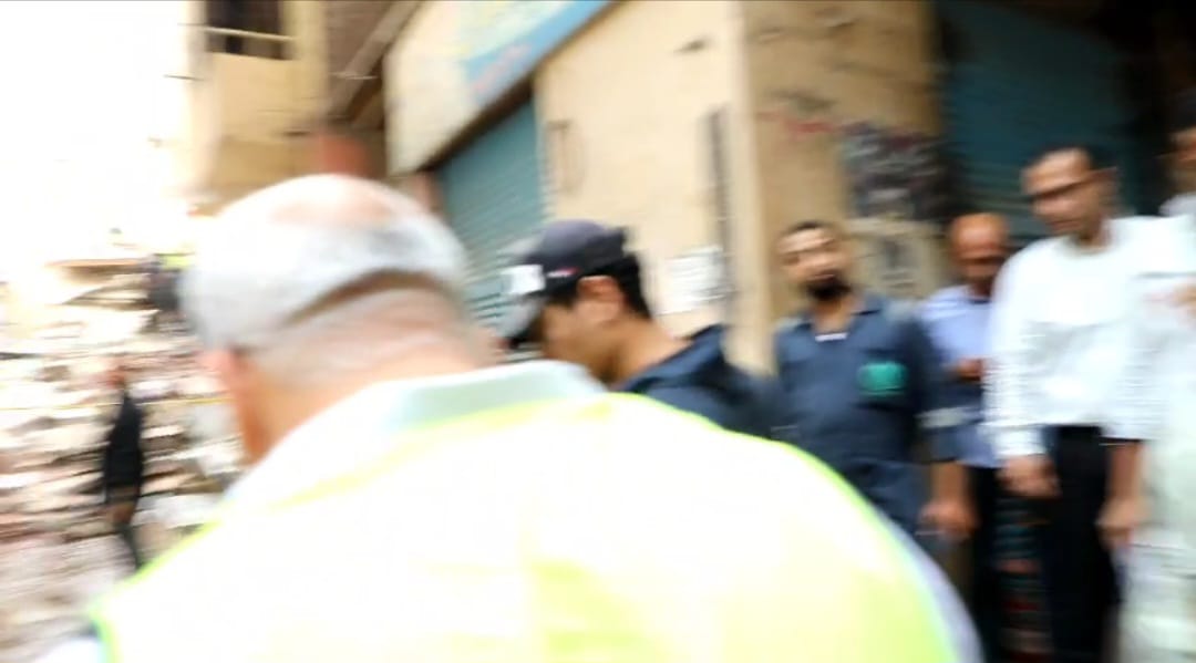 لقطارت من  انهيار عقار حدائق القبة (9)