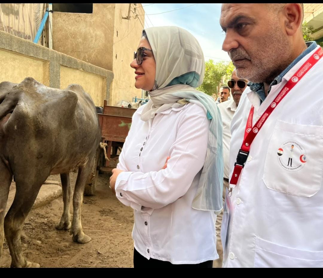خلال تفقد القافلة خلال تفقد القافلة