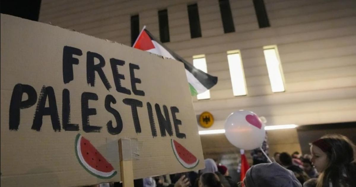 البطيخ رمزا للعلم الفلسطيني