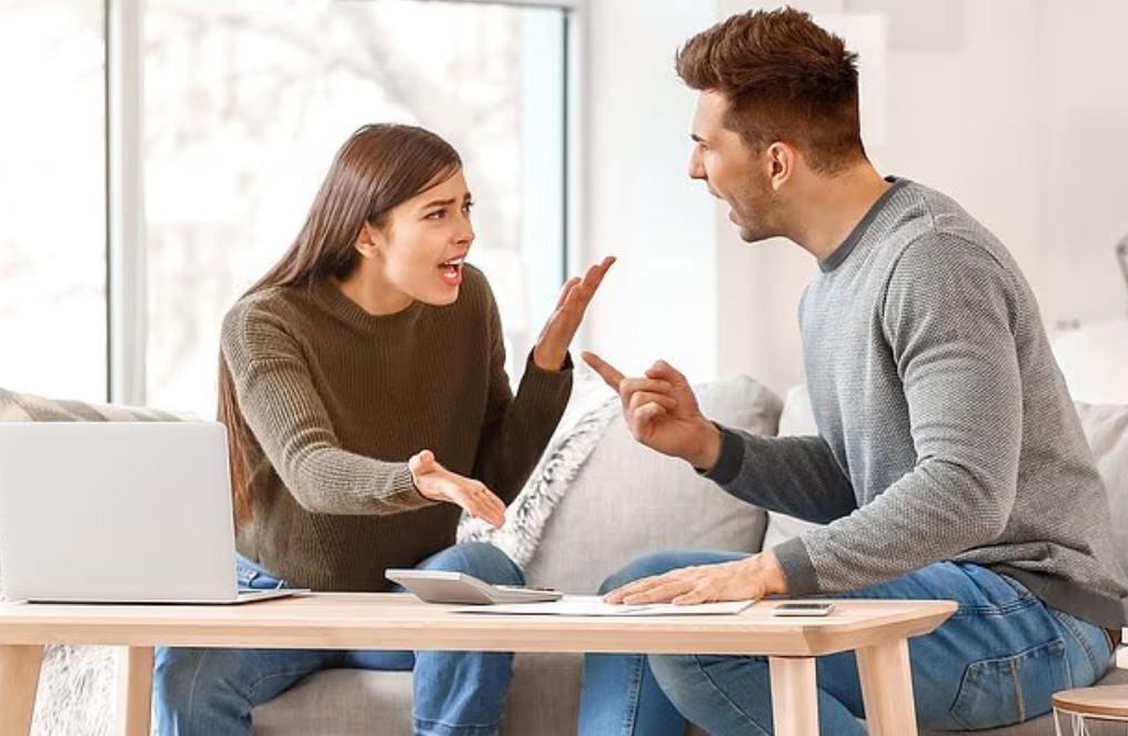 الفوضى المالية لشريك حياتك