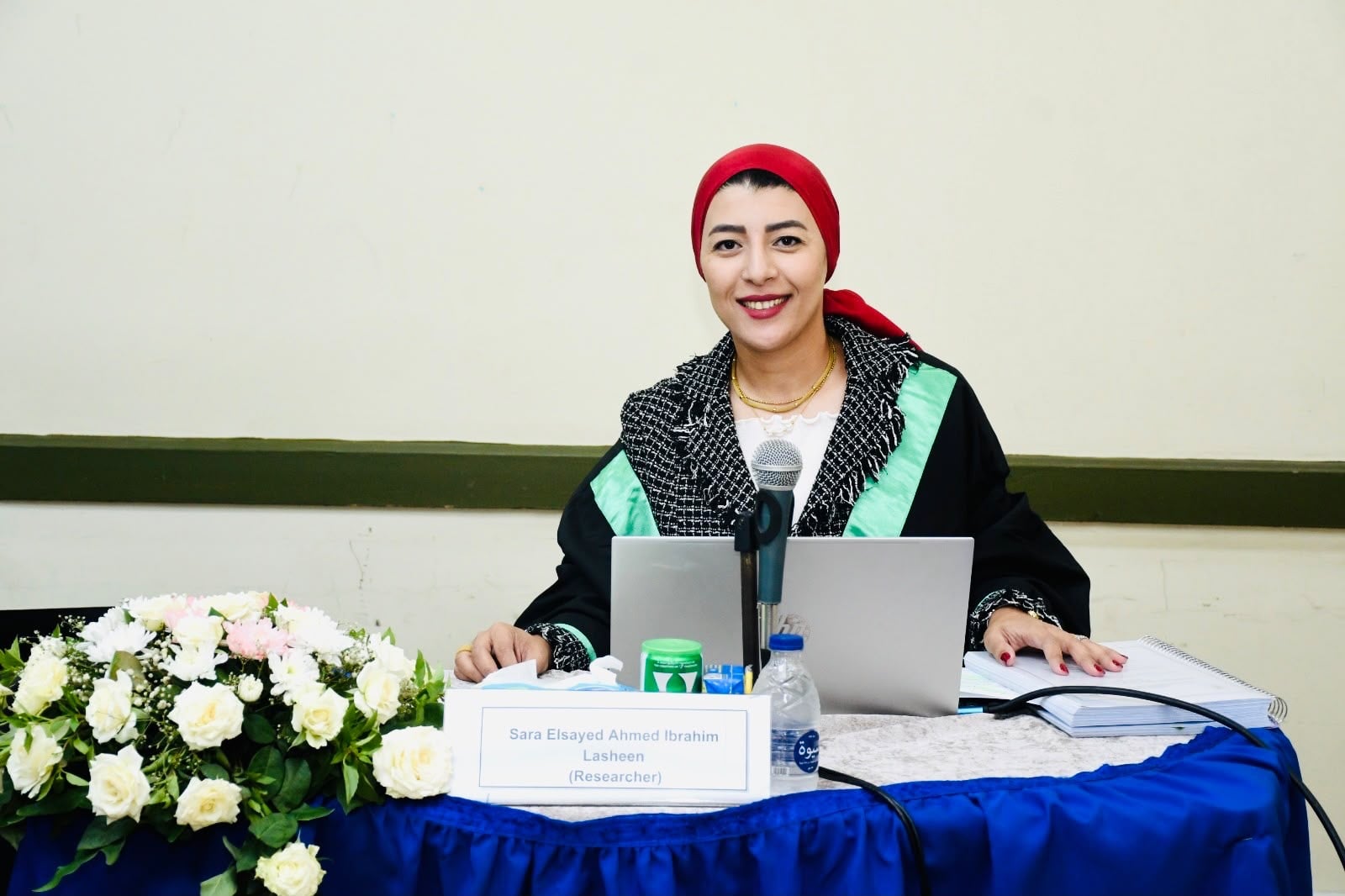الدكتورة سارة لاشين خلال مناقشة رسالة الدكتوراه الدكتورة سارة لاشين خلال مناقشة رسالة الدكتوراه