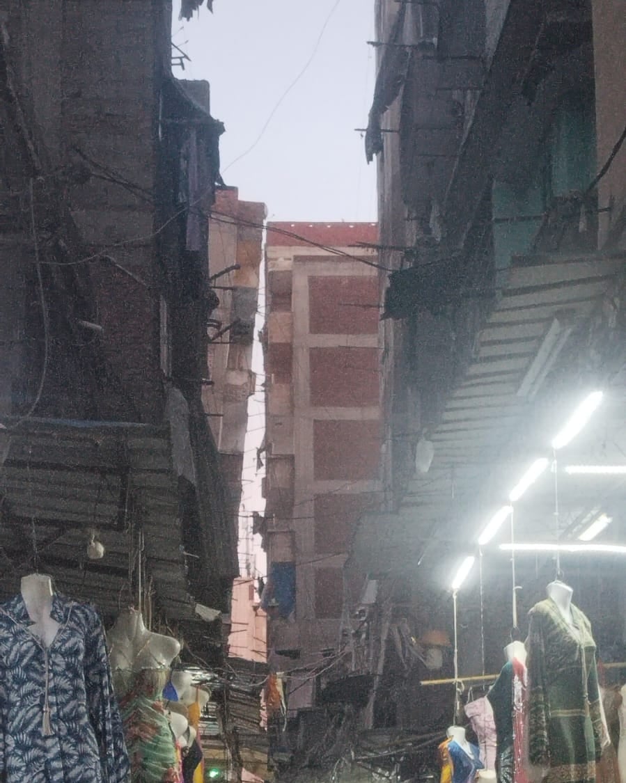 عقار مائل في حي غرب الاسكندرية عقار مائل في حي غرب الاسكندرية