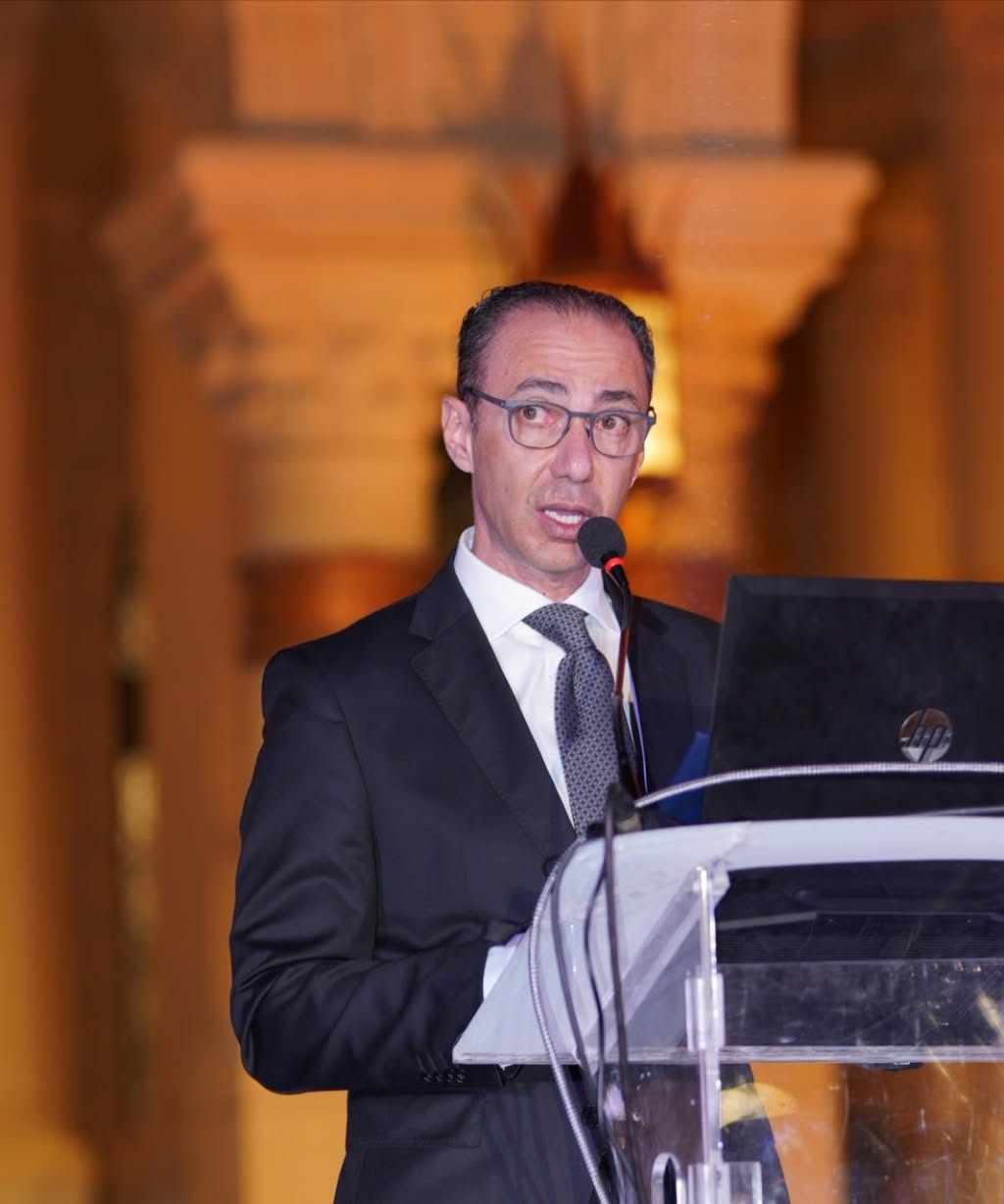 الدكتور شريف باشا رئيس المؤتمر الدكتور شريف باشا رئيس المؤتمر