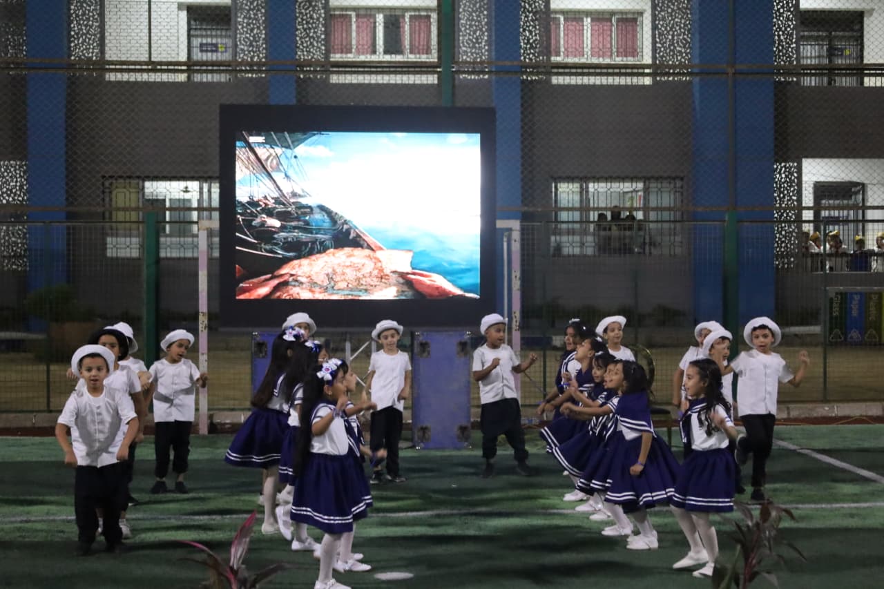 جانب من العرض جانب من العرض