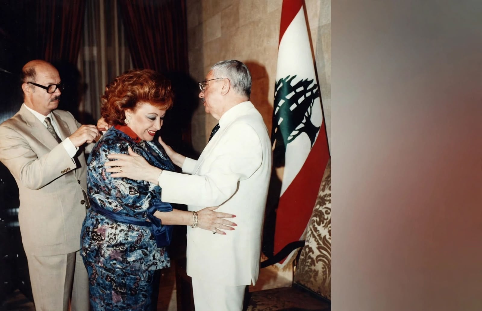 نجاح سلام تتسلم وسام الأرز