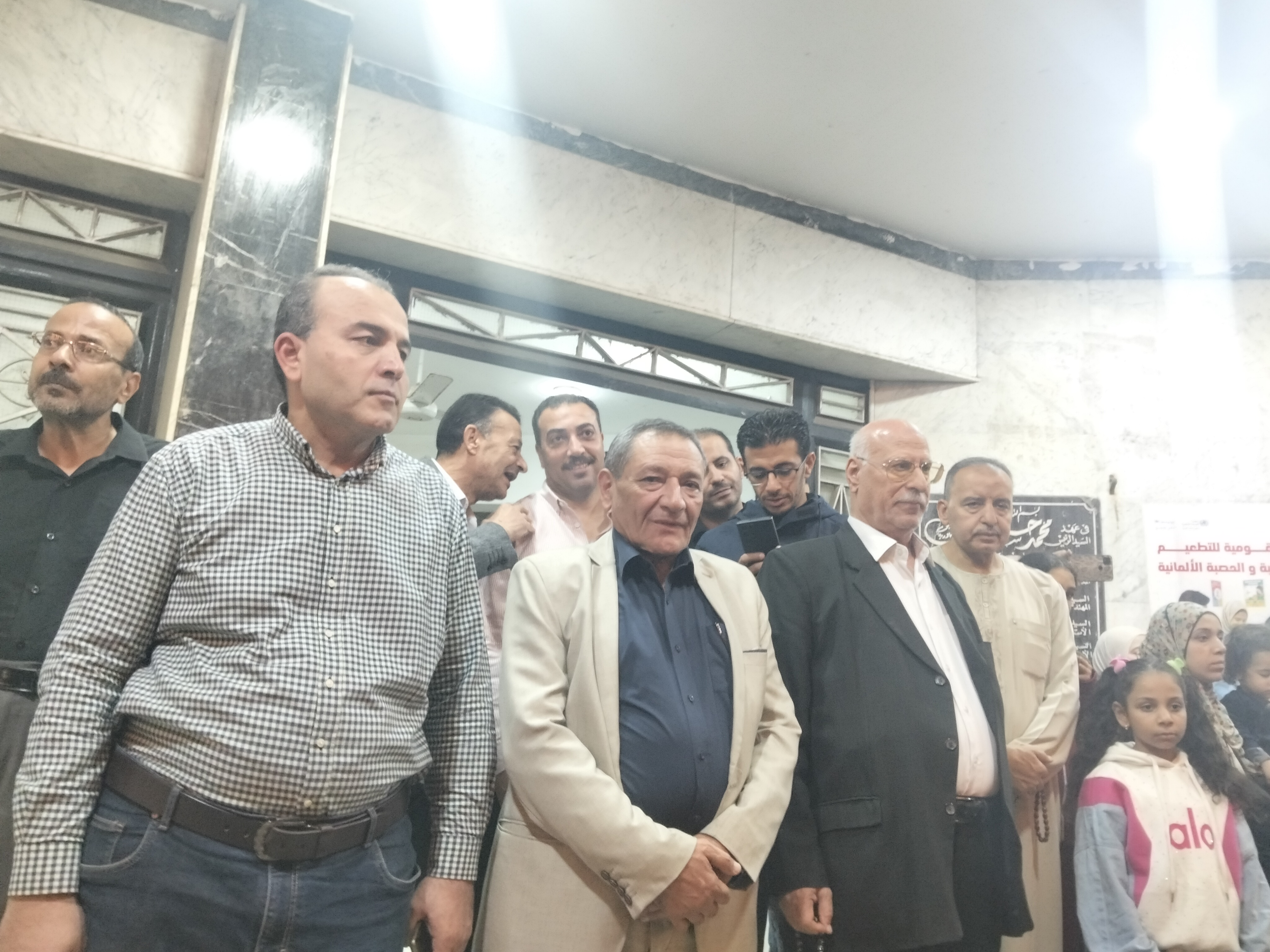 أمام النادى 