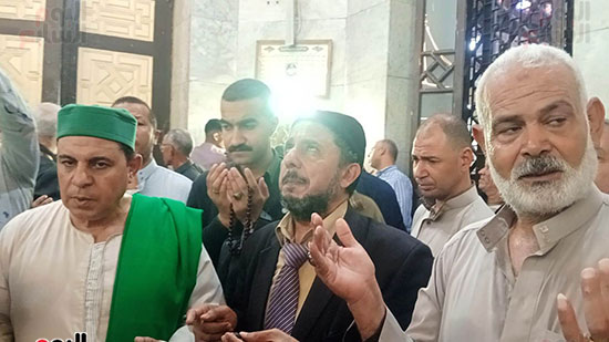 توافد-المريدين-على-المقام