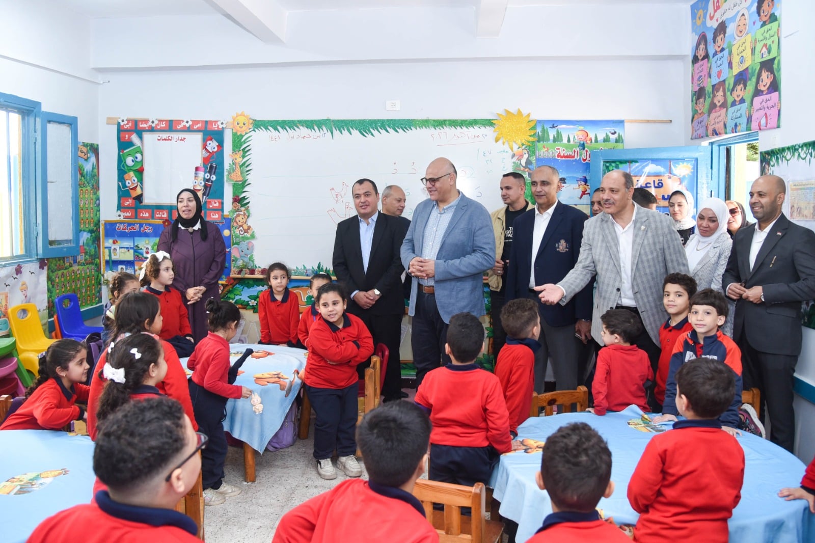 تطعيم الطلاب بالفصول