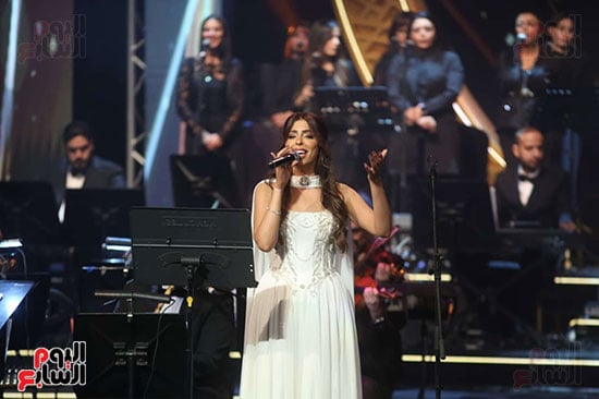 منار سمير خلال الحفل