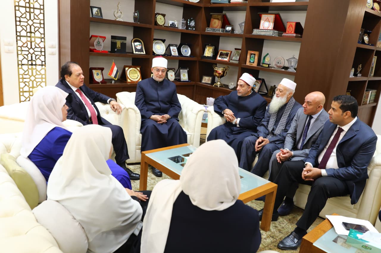 خلال اللقاء (2)