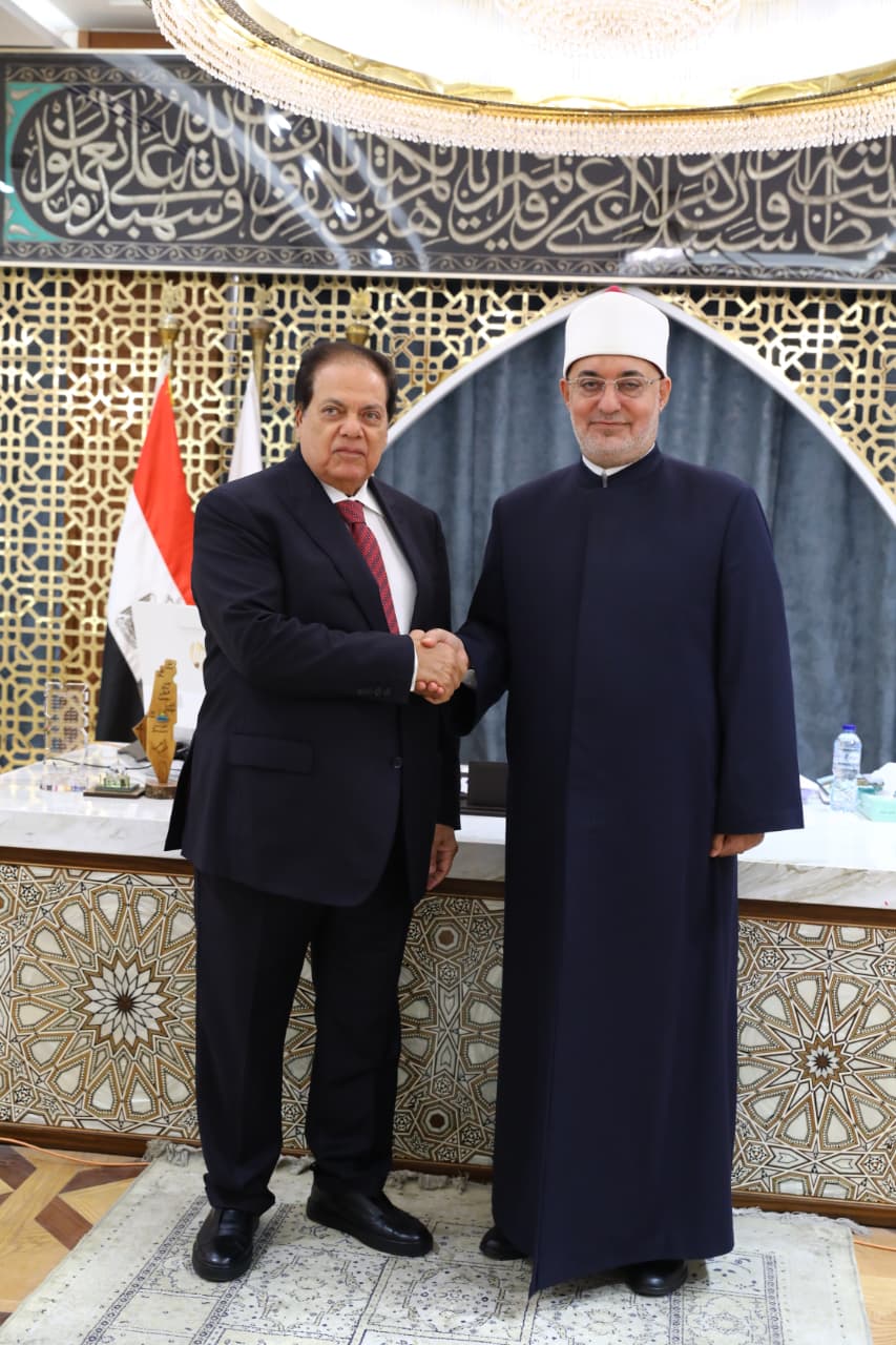 خلال اللقاء (1)