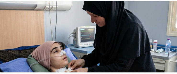 بتول المشهراوي ووالدتها