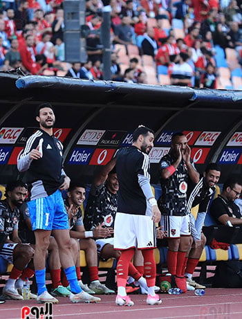 دكة بدلاء الاهلى دكة بدلاء الاهلى