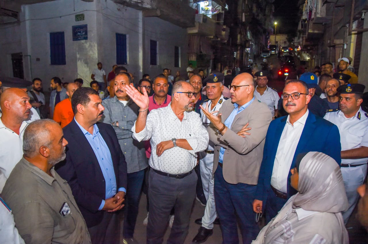 إخلاء عقار مائل بالإسكندرية (5)