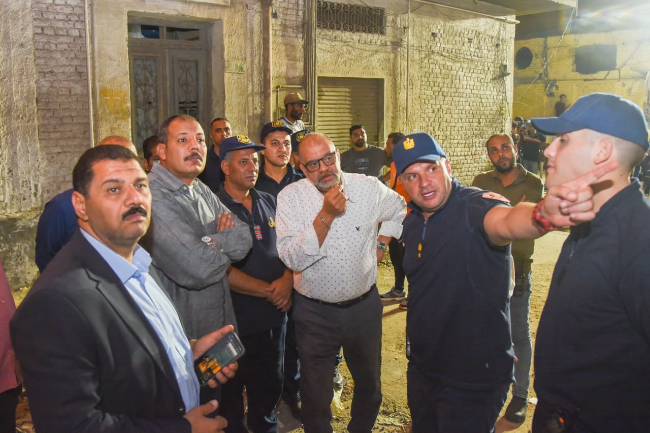 إخلاء عقار مائل بالإسكندرية (1)