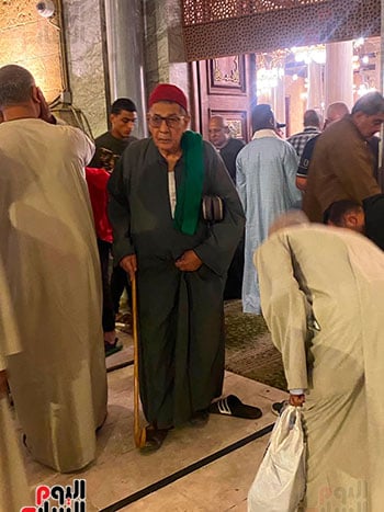 الكبار يأتون للاحتفال الكبار يأتون للاحتفال