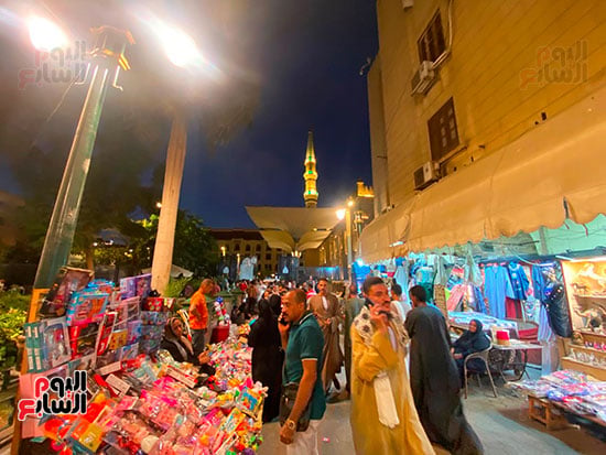الباعة حول جامع الحسين الباعة حول جامع الحسين