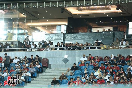 رئيس جنوب افريقيا يحضر المباراة رئيس جنوب افريقيا يحضر المباراة